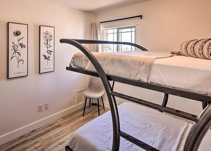 Private Pool & Patio: Havasu